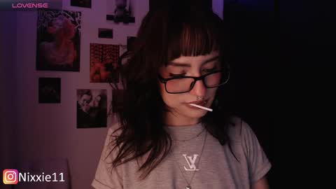 Nixxie  online show from 11.22.25