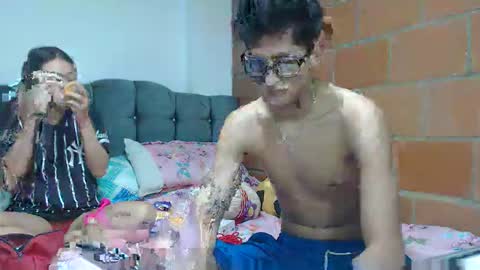 Snapshot of noa_arez chatting on 11.21.25 NoaandArez online show from 11.21.25