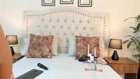 NATHALIA MORENO online show from 07.06.26