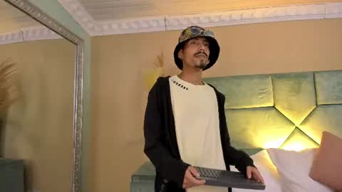Noah online show from 06.14.26
