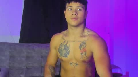 Snapshot of noah_223 chatting on 11.23.25 noah_223 online show from 11.23.25