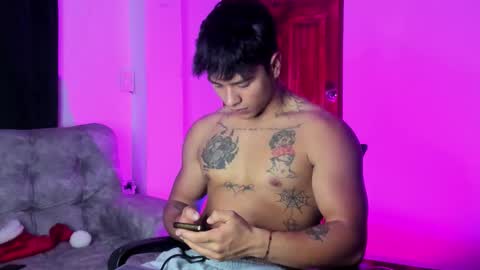 Snapshot of noah_223 chatting on 12.17.25 noah_223 online show from 12.17.25