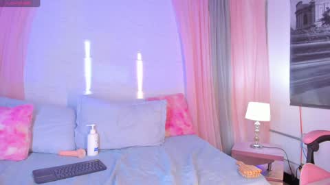 Sara  online show from 02.04.25