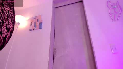 Sara  online show from 09.18.25