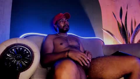 Snapshot of noah_jones__ chatting on 12.14.24 Noah online show from 12.14.24