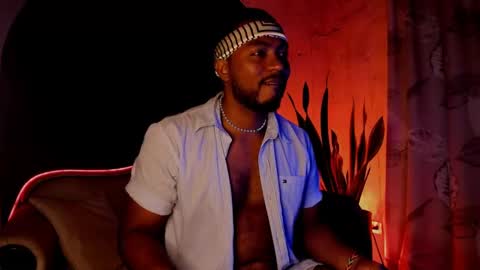 Snapshot of noah_jones__ chatting on 12.21.24 Noah online show from 12.21.24