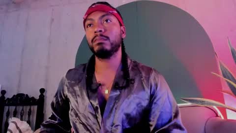 Snapshot of noah_jones__ chatting on 01.16.25 Noah online show from 01.16.25