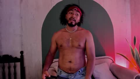 Snapshot of noah_jones__ chatting on 01.23.25 Noah online show from 01.23.25