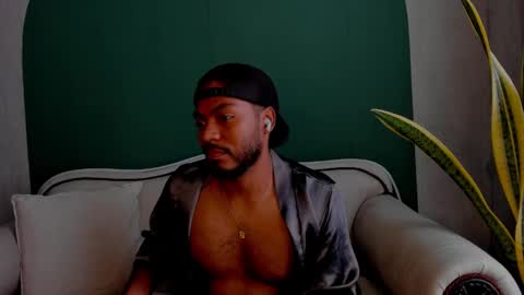 Snapshot of noah_jones__ chatting on 03.06.25 Noah online show from 03.06.25