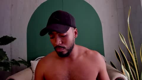 Snapshot of noah_jones__ chatting on 11.15.25 Noah online show from 11.15.25