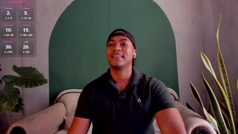 Snapshot of noah_jones__ chatting on 11.24.25 Noah online show from 11.24.25