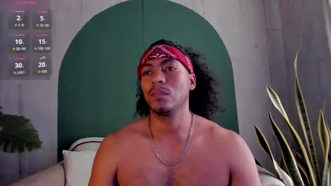 Snapshot of noah_jones__ chatting on 11.27.25 Noah online show from 11.27.25