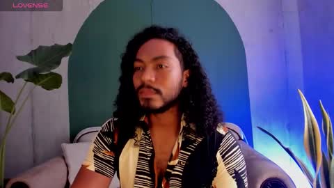 Snapshot of noah_jones__ chatting on 01.15.26 Noah online show from 01.15.26