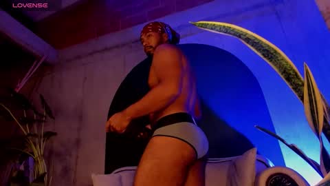 Snapshot of noah_jones__ chatting on 02.02.26 Noah online show from 02.02.26