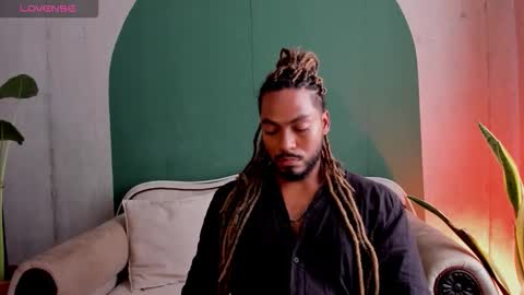 Snapshot of noah_jones__ chatting on 03.05.26 Noah online show from 03.05.26