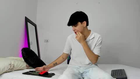 Snapshot of noah_loveboy chatting on 09.09.25 Noah online show from 09.09.25