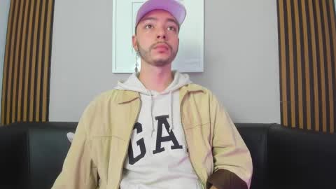 Snapshot of noah_ricci_ chatting on 01.27.25 online show from 01.27.25