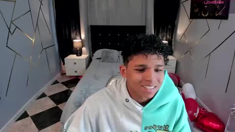 noah_smith04 online show from 02.18.25