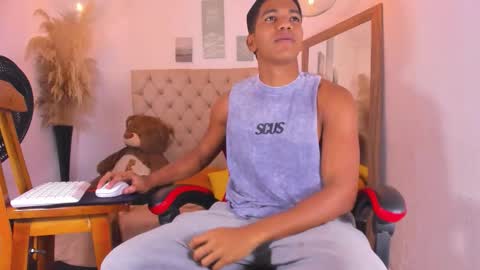 N O AH - S T H O  N E online show from 02.12.26