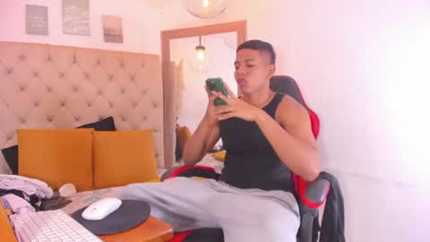 Snapshot of noah_sthone chatting on 07.23.26 N O AH - S T H O N E online show from 07.23.26