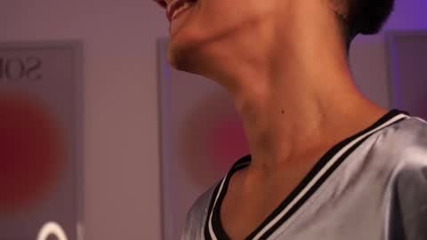 Snapshot of noahh_th03 chatting on 02.19.25 Noah online show from 02.19.25