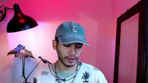 Snapshot of noahnoguera_ chatting on 04.05.26 Noah online show from 04.05.26