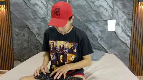 Snapshot of noahwalker__ chatting on 05.05.26 online show from 05.05.26