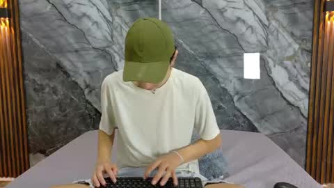 Snapshot of noahwalker__ chatting on 05.09.26 online show from 05.09.26
