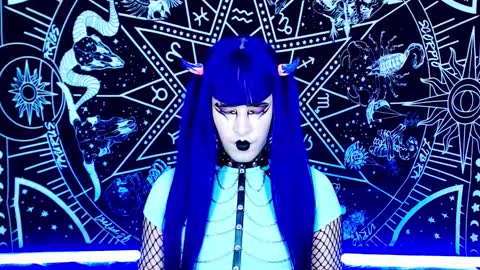 caroline online show from 12.05.25