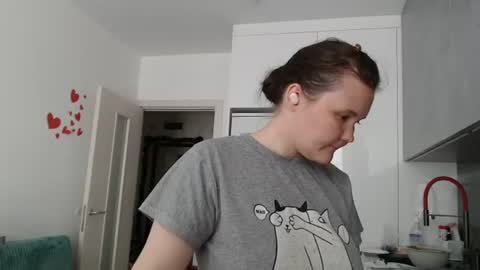Snapshot of nodarell chatting on 06.18.26 nodarell online show from 06.18.26