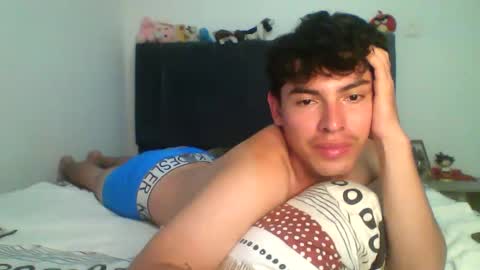 Snapshot of noha_free chatting on 12.19.25 Noha online show from 12.19.25