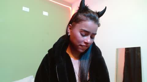 Snapshot of noha_thomson chatting on 12.15.24 Noha Thomson online show from 12.15.24