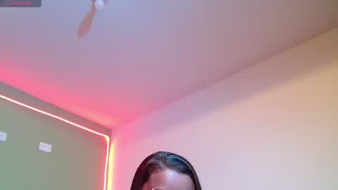 Snapshot of noha_thomson chatting on 01.24.25 Noha Thomson online show from 01.24.25