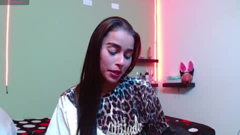 Snapshot of noha_thomson chatting on 02.02.25 Noha Thomson online show from 02.02.25