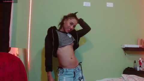 Snapshot of noha_thomson chatting on 03.06.25 Noha Thomson online show from 03.06.25