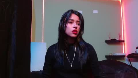 Snapshot of noha_thomson chatting on 09.10.25 Noha Thomson online show from 09.10.25