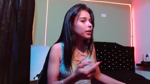 Snapshot of noha_thomson chatting on 09.26.25 Noha Thomson online show from 09.26.25