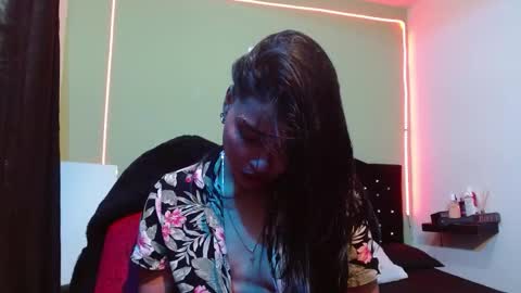 Snapshot of noha_thomson chatting on 10.23.25 Noha Thomson online show from 10.23.25