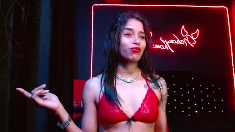 Snapshot of noha_thomson chatting on 11.10.25 Noha Thomson online show from 11.10.25