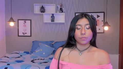 Snapshot of nohemi_louse chatting on 02.15.25 Nohemi online show from 02.15.25