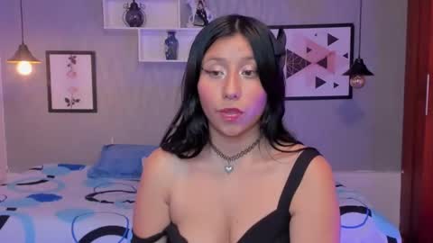 Snapshot of nohemi_louse chatting on 02.18.25 Nohemi online show from 02.18.25