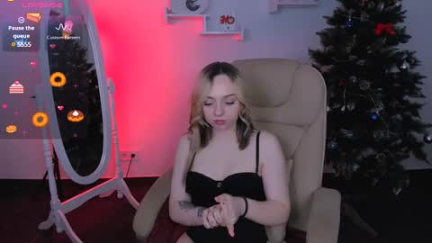 Snapshot of noirael chatting on 01.18.25 Noirael online show from 01.18.25