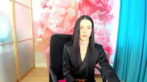 NoirDiva online show from 04.15.26