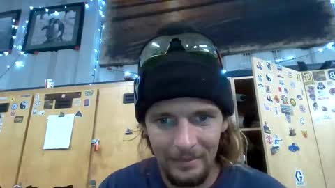 Snapshot of nomadicouple chatting on 11.09.25 nomadicouple online show from 11.09.25