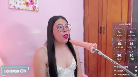 Snapshot of nomi_blue chatting on 12.15.25 Nahomi online show from 12.15.25