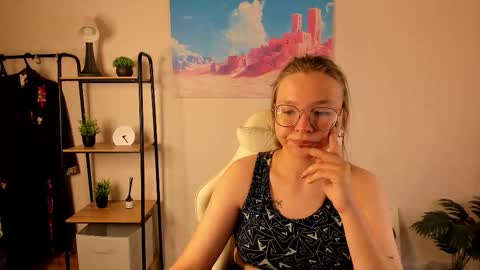 NOORA online show from 10.13.25