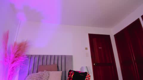 Nora Da Silva online show from 01.16.25