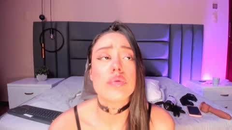 Nora Da Silva online show from 02.23.25