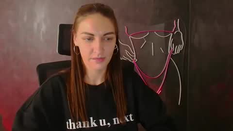 Snapshot of nora_n chatting on 09.26.25 Nora online show from 09.26.25