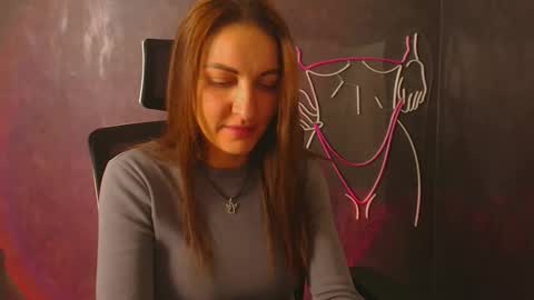 Snapshot of nora_n chatting on 10.04.25 Nora online show from 10.04.25